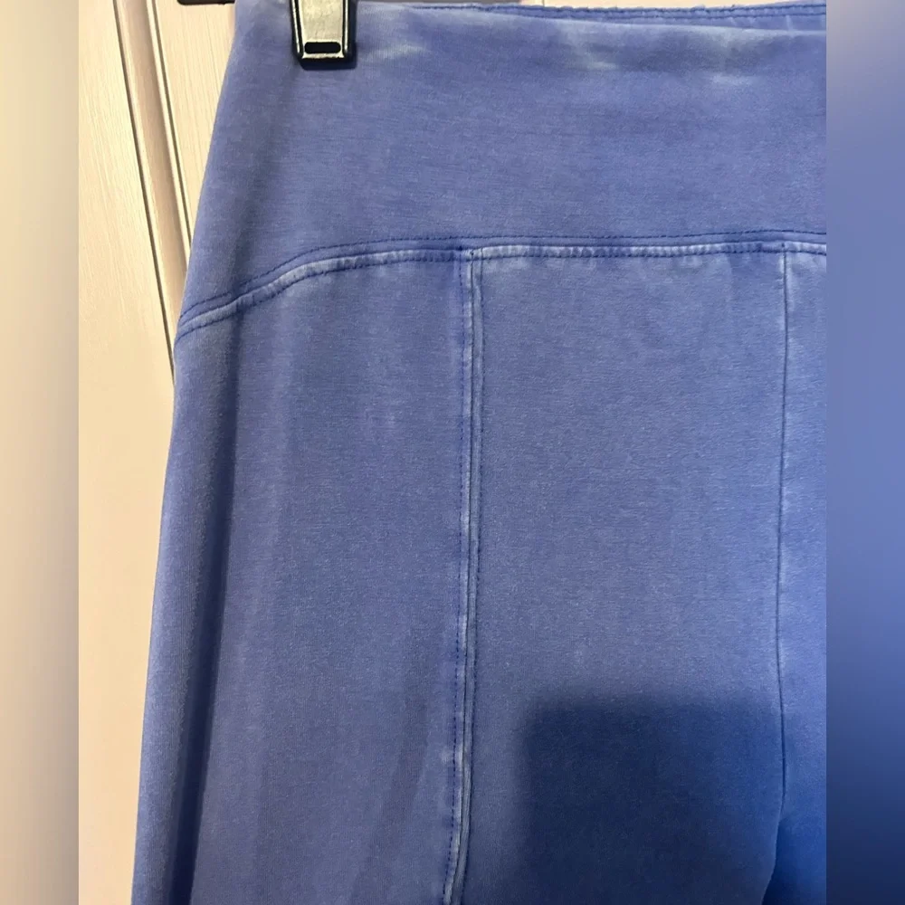 Aerie size medium never worn flare pants - Picture 3 of 3